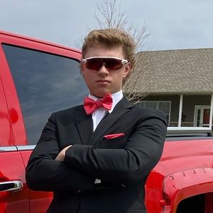 Meet your Posher, Casey